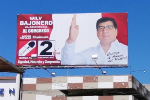Panel publicitario aviso político